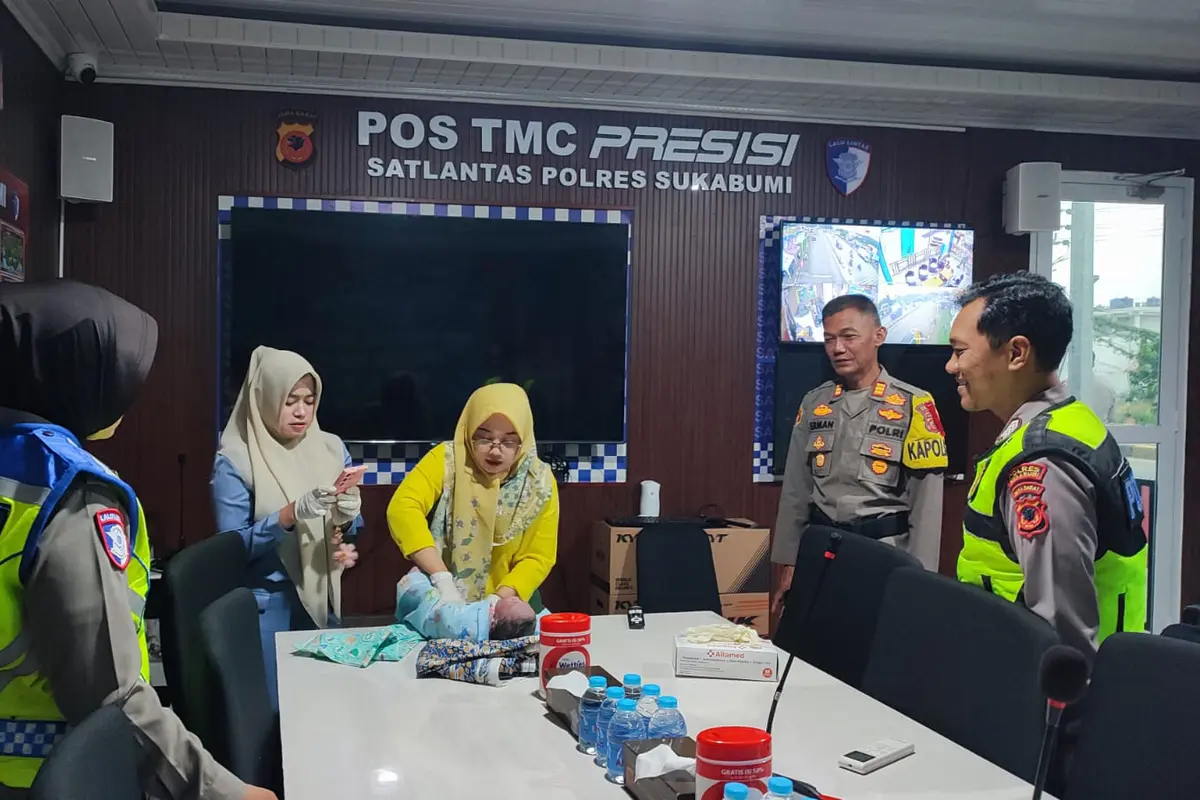 Ibu Muda Melahirkan di Exit Tol Parungkuda Sukabumi