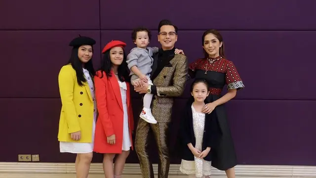 FOTO: 7 Tahun Menikah, Ini Momen Manis Ussy dan Andhika Pratama