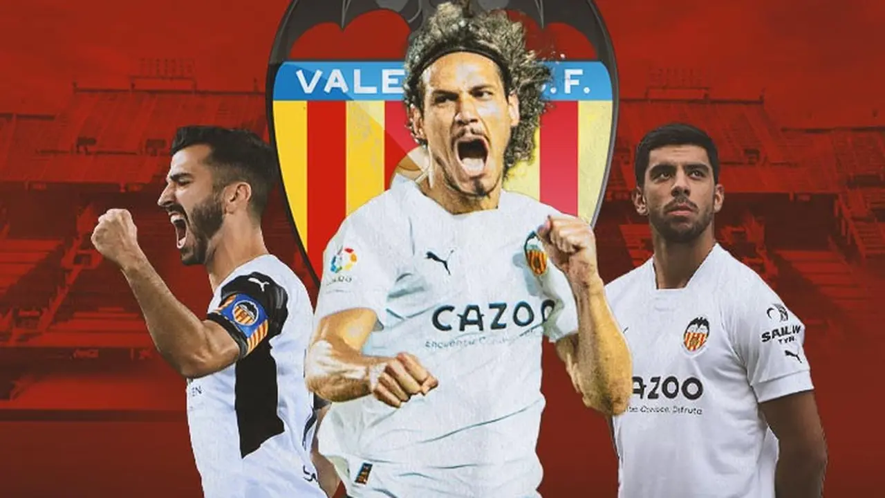 Valencia - Jose Gaya, Edinson Cavani, Cenk Ozkacar