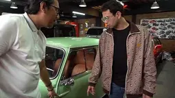 Potret mobil mini cooper klasik milk Andre Taulany yang dibeli Raffi Ahmad, seharga Rp 700 juta. (Sumber: YouTube/TAULANY TV)