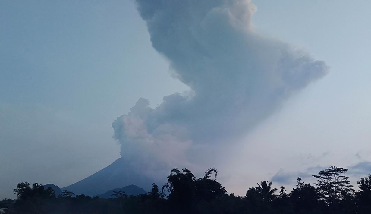  FOTO  Penampakan Gunung  Merapi  Erupsi Regional Liputan6 com