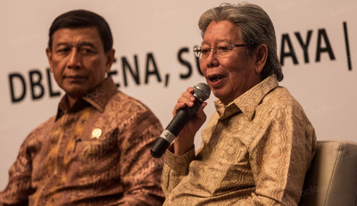 Direktur PT Djarum, Yan Haryadi Susanto, memberikan keterangan pers terkait Djarum Superliga 2017 di Hotel Kempinski, Jakarta, Rabu (11/1/2017). Kejuaraan ini diikuti oleh sembilan tim putra dan 10 klub putri. (Bola.com/Vitalis Yogi Trisna)