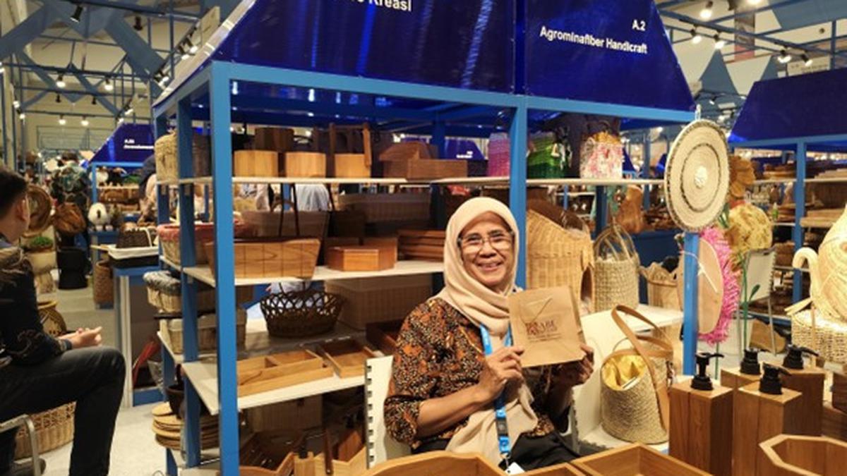 Ciptakan Produk Ramah Lingkungan, Peserta BRI UMKM EXPO(RT) Ini Olah Limbah Jati Jadi Produk Multifungsi