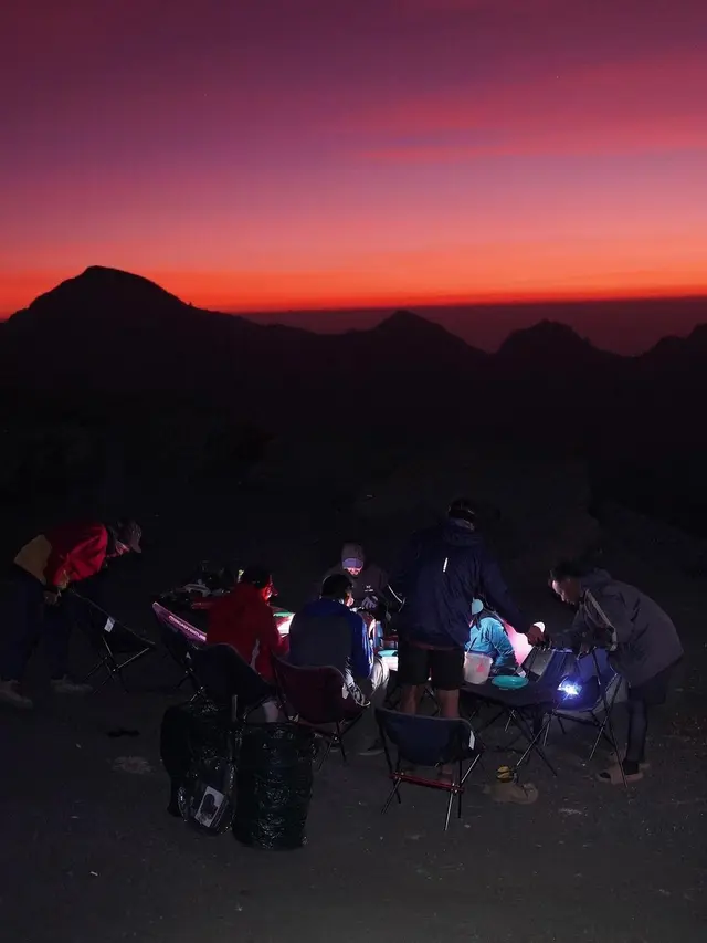 Tatjana Saphira mendaki Gunung Rinjani (Instagram/tatjanasaphira)