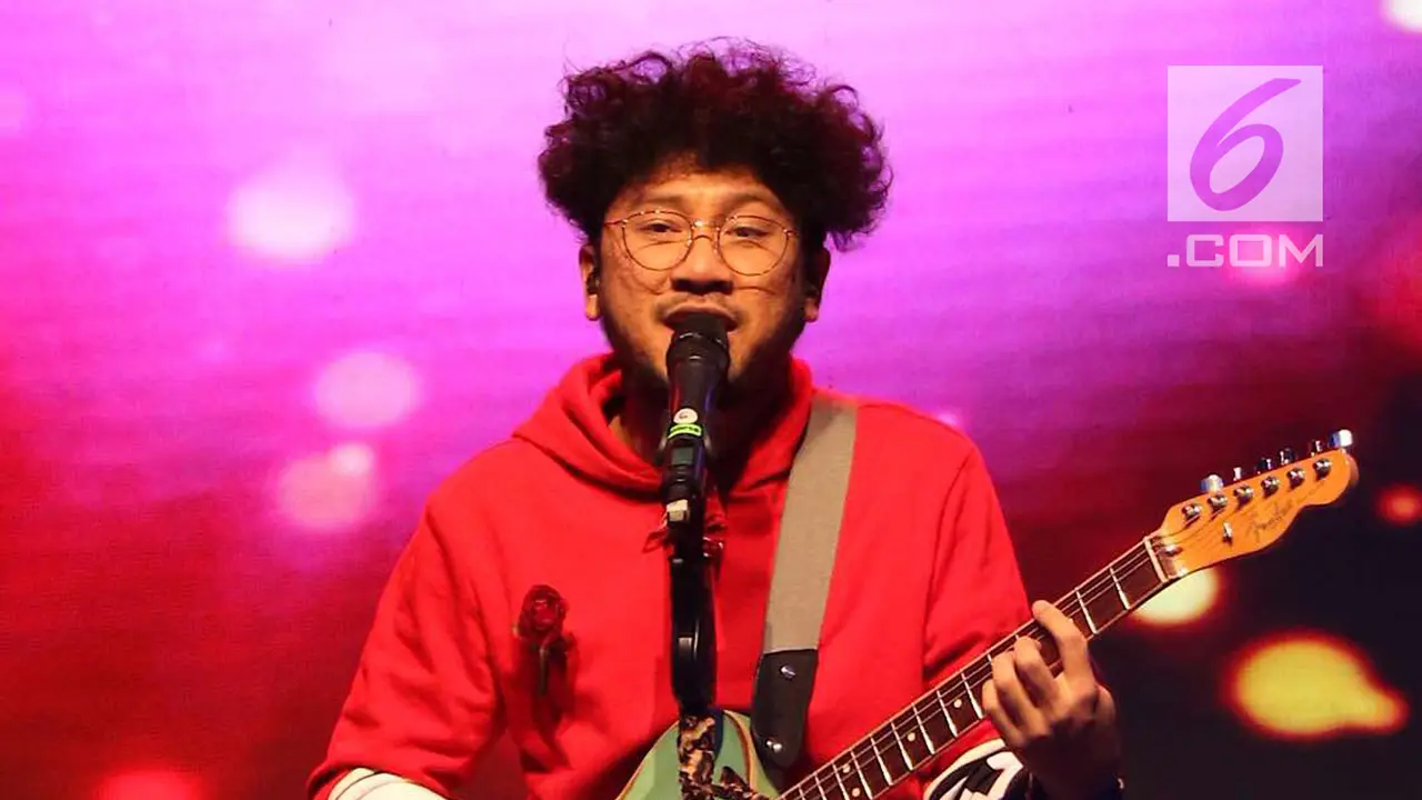 Aksi Kunto Aji Saat Hibur Penonton di Panggung XYZ Day 2018