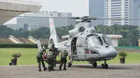 Pasukan TNI menggelar latihan pengamanan suara di Monas. (Liputan6.com/Muhamad Ali)