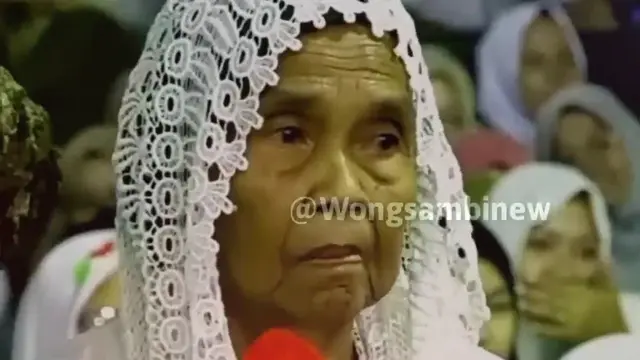 Jemaah Gus Iqdam yang renta namun masih tetap enerjik (SS: YT Wong Sambi New)