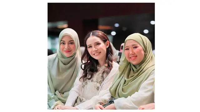6 Penampilan Artis di Kajian Ustaz Hilman Fauzi, dari Inara Rusli hingga Kiky Saputri