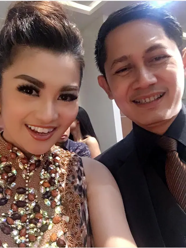 [Bintang] Fitri Carlina dan Hendra Sumendap