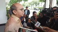 Ketua TKN Prabowo-Gibran Rosan Roeslani menemui Mensesneg Pratikno di Kantor Kemensetneg, Jakarta Pusat, Senin (25/3/2024). (Liputan6.com/Lizsa Egeham)