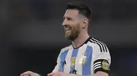Kapten Timnas Argentina, Lionel Messi, mencetak hattrick ke-57 sepanjang kariernya saat tampil melawan Curacao pada FIFA Matchday, Rabu (29/3/2023) pagi WIB. (AFP/Juan Mabromata)