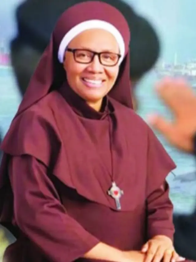 Biarawati Alexa Yonsion terinspirasi membuat lagu untuk mengenang hilangnya ke-53 Prajurit TNI AL Kapal Selam KRI Nanggala 402