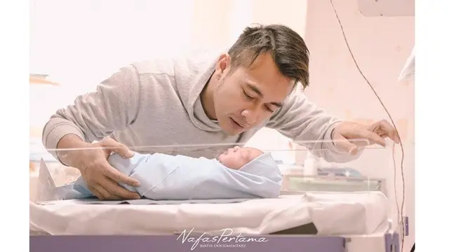 Eza Gionino dan Istri Dikaruniai Anak Kedua, Ini 7 Potret Perjalanan Kehamilannya