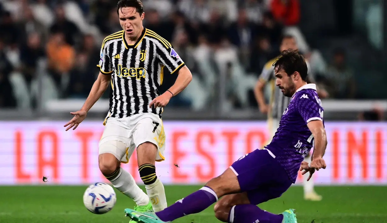 Beberapa peluang Fiorentina berhasil digagalkan penjaga gawang Juventus, Wojciech Szczesny. (Marco BERTORELLO/AFP)