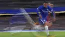 Gelandang Chelsea, Eden Hazard, berlari saat melawan Manchester City pada laga Premier League di Stadion Stamford Bridge, London, Sabtu (30/9/2017). Chelsea kalah 0-1 dari City. (AFP/Adrian Dennis)