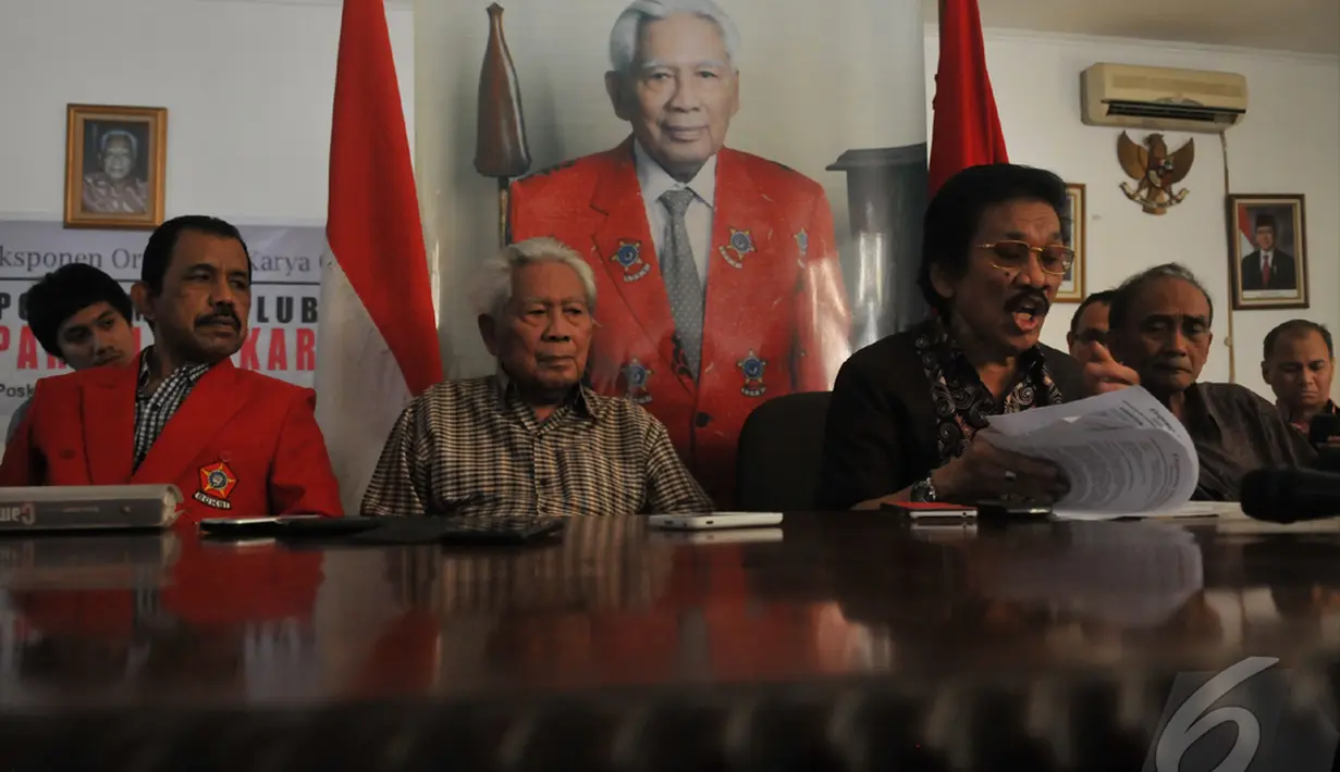 Para politisi senior Golkar itu pun menolak penundaan Munas. 7 Maklumat pun diberikan agar Ical tak melanggar AD/ART Golkar yang menetapkan Munas digelar tiap 5 tahun sekali, Jakarta, Selasa (2/9/2014) (Liputan6.com/Johan Tallo)