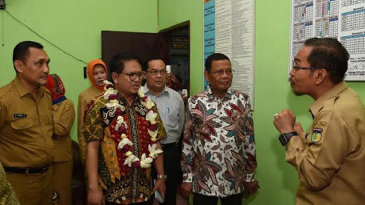 Komisi X: Informasikan Bila Ada Sekolah yang Belum Terima Bantuan