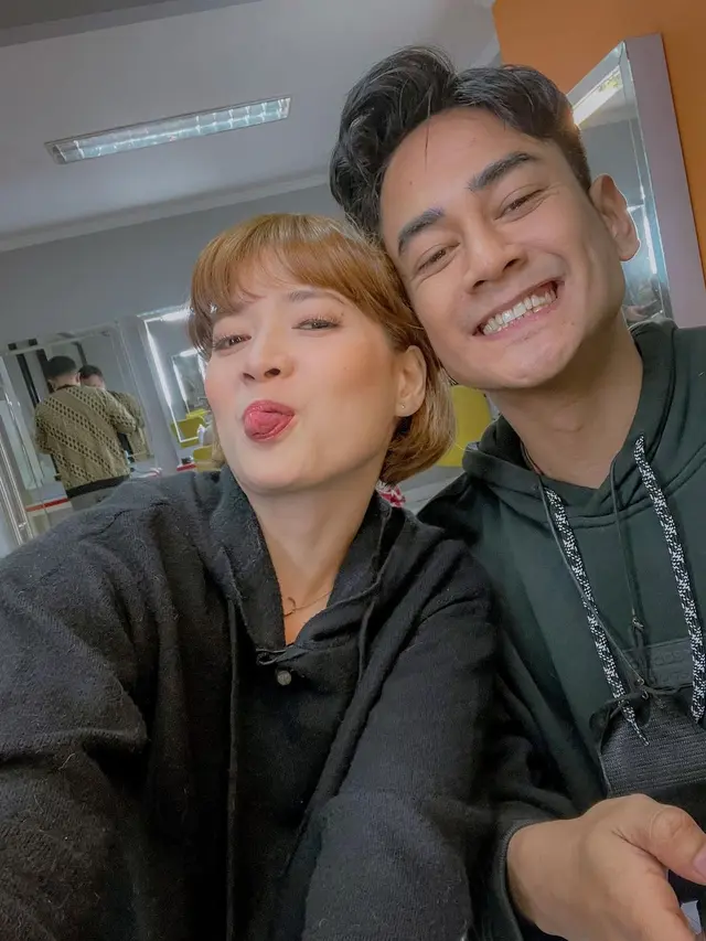 Pipinya Dicium, Ini 7 Potret Kebersamaan Chika Jessica dan Dwi Andhika