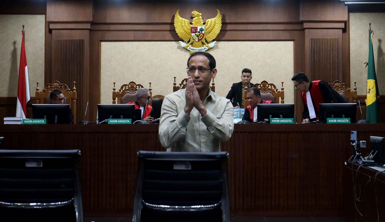 Agenda sidang kali ini adalah pembacaan tanggapan atas nota keberatan atau eksepsi dari Jaksa Penuntut Umum (JPU). Tampak dalam foto, mantan Menteri Pendidikan, Kebudayaan, Riset, dan Teknologi (Mendikbudristek), Nadiem Anwar Makarim usai mengikuti sidang lanjutan terkait kasus dugaan korupsi pengadaan laptop berbasis Chromebook di Pengadilan Tindak Pidana Korupsi (Tipikor) Jakarta, Kamis (8/1/2026). (Kapanlagi.com/Budy Santoso)