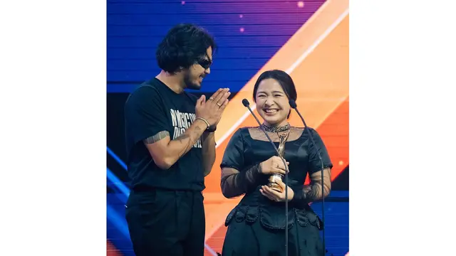 Potret Bernadya Borong Piala AMI Awards