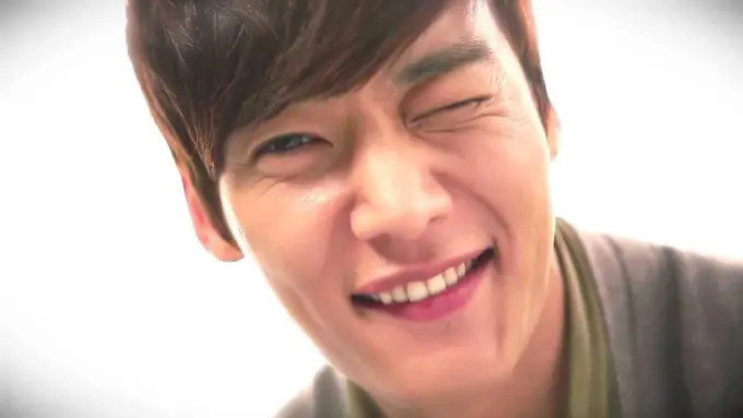 [Bintang] Bikin Lemes, Ini 8 Aktor Korea yang Punya Lesung Pipi Menawan