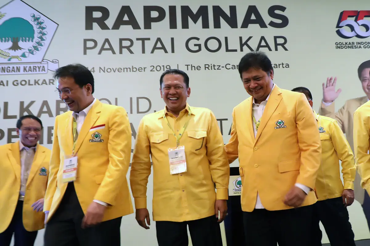 Analis Komunikasi Politik Hendri Satrio (Hensat) menilai tidak ada figur yang pas dan bisa menggantikan sosok Airlangga Hartarto sebagai Ketua Umum Partai Golkar.