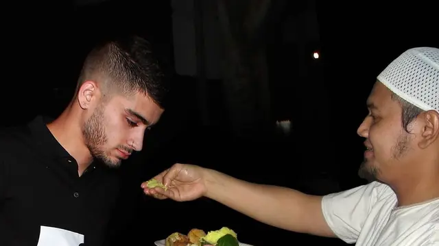 6 Editan Foto Zayn Malik Jadi Orang Indonesia Ini Kocak Banget