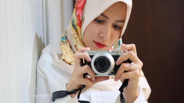 13 Tahun Mualaf, Ini 6 Potret Lawas Artis FTV Rina Diana di Awal Belajar Berhijab