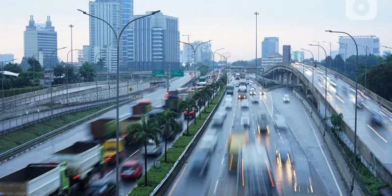 Jumlah Kendaraan di Jalan Protokol Jakarta Turun 21 Persen saat PSBB