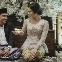 Raisa dan Hamish Daud jalani prosesi adat sunda sebelum menikah [foto: instagram/bridestory]