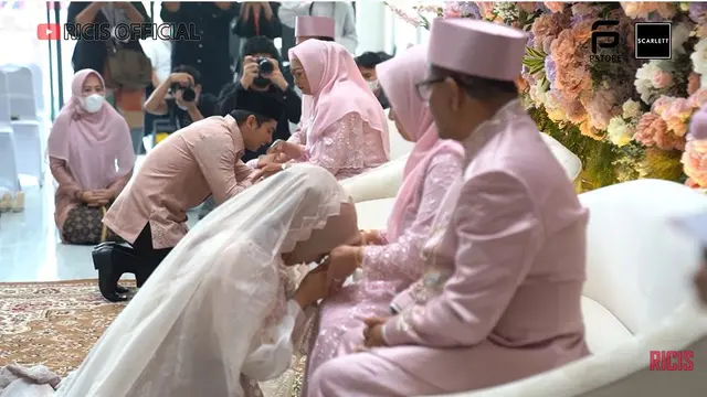 8 Momen Pengajian dan Siraman 7 Bulan Kehamilan Ria Ricis, Kental Adat Jawa