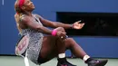 Serena resmi merengkuh Calendar Slam alias empat titel grand slam secara berurutan setelah gelar AS Terbuka 2014, Australia Terbuka 2015, dan Prancis Terbuka 2015.  (AP Photo/Mike Groll)