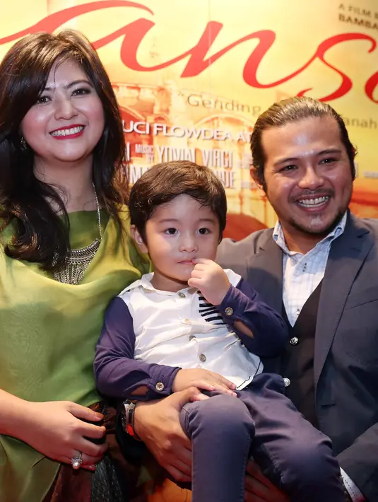 Ganesha Tashi Tungka menurut Ramon adalah seorang anak yang sangat aktif sehingga tidak mau diam, ada saja tingkah gemas yang dilakukannya. Maka dari itu Ramon kerap merindukan sang buah hati ketika ia sedang menjalani syuting. (Nurwahyunan/Bintang.com)