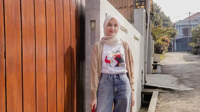 Cantik dan Modis, Ini 6 Potret Istri Tria The Changcuters dengan Balutan Hijabnya