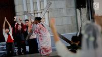 Umat Katolik memerankan drama penyaliban Yesus (tablo) saat ibadah Jumat Agung di Gereja Katedral, Jakarta, Jumat (17/4). Kegiatan tesebut merupakan rangkaian dari pekan suci perayaan Paskah 2019 Paroki Katedral Jakarta yang mengambil tema 'Kita Berhikmat, Bangsa Bermartabat'. (Liputan6.com/Faizal F