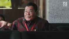 Wakil Bupati Kabupaten Mesuji Saply TH menunggu untuk menjalani pemeriksaan di Gedung KPK, Jakarta, Kamis (16/5/2019). Saply diperiksa sebagai saksi untuk tersangka Bupati Mesuji Khamami pada kasus dugaan suap terkait proyek infrastruktur di Kabupaten Mesuji TA 2018. (merdeka.com/Dwi Narwoko)