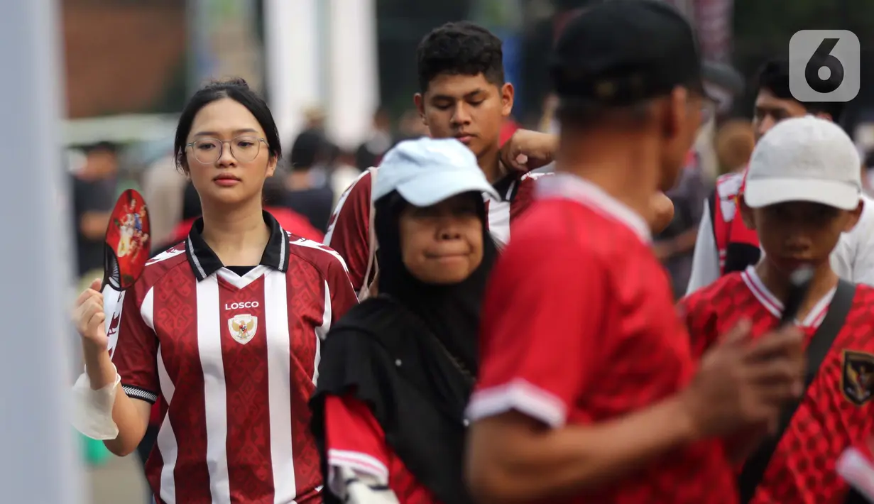 Diketahui, pertandingan Indonesia melawan China merupakan laga yang sangat penting bagi kedua timnas tersebut. (Liputan6.com/Helmi Fithriansyah)