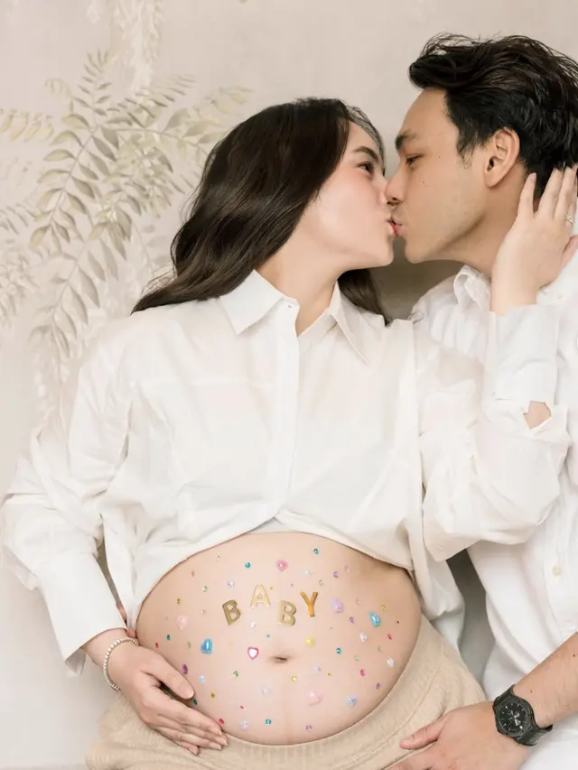 Potret Bahagia Chelsea Islan Umumkan Kehamilan Pertama