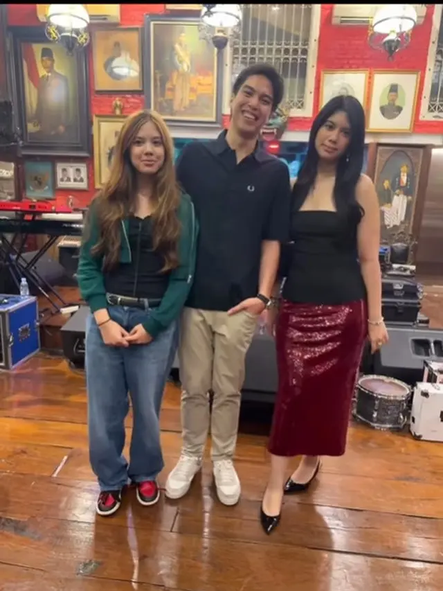 6 Potret Almira dan Safeea Ahmad dalam Satu Frame, Mirip Banget?