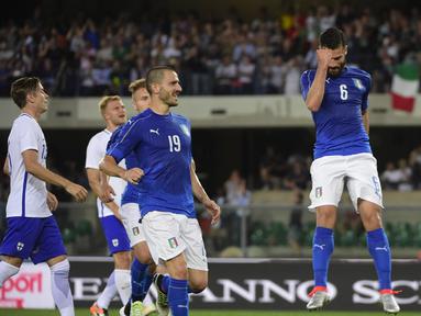 Italia meraih kemenangan 2-0 atas Finlandia pada laga persahabatan di Stadion Marc'Antonio Bentegodi, Verona, Selasa (7/6/2016) dini hari WIB. (AFP/Olivier Morin)