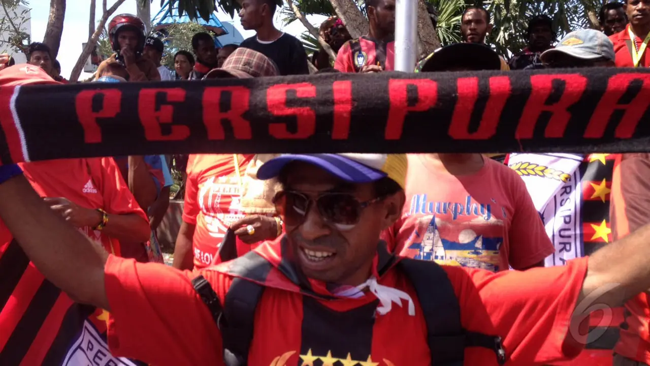 Ratusan Persipura Mania Tuntut Menpora dan BOPI