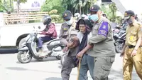 Jelang Ramadan, sebanyak 13 tunawisma dan pengemis di Kabupaten Tangerang, diamankan Satpol PP, Kamis (31/3/2022).