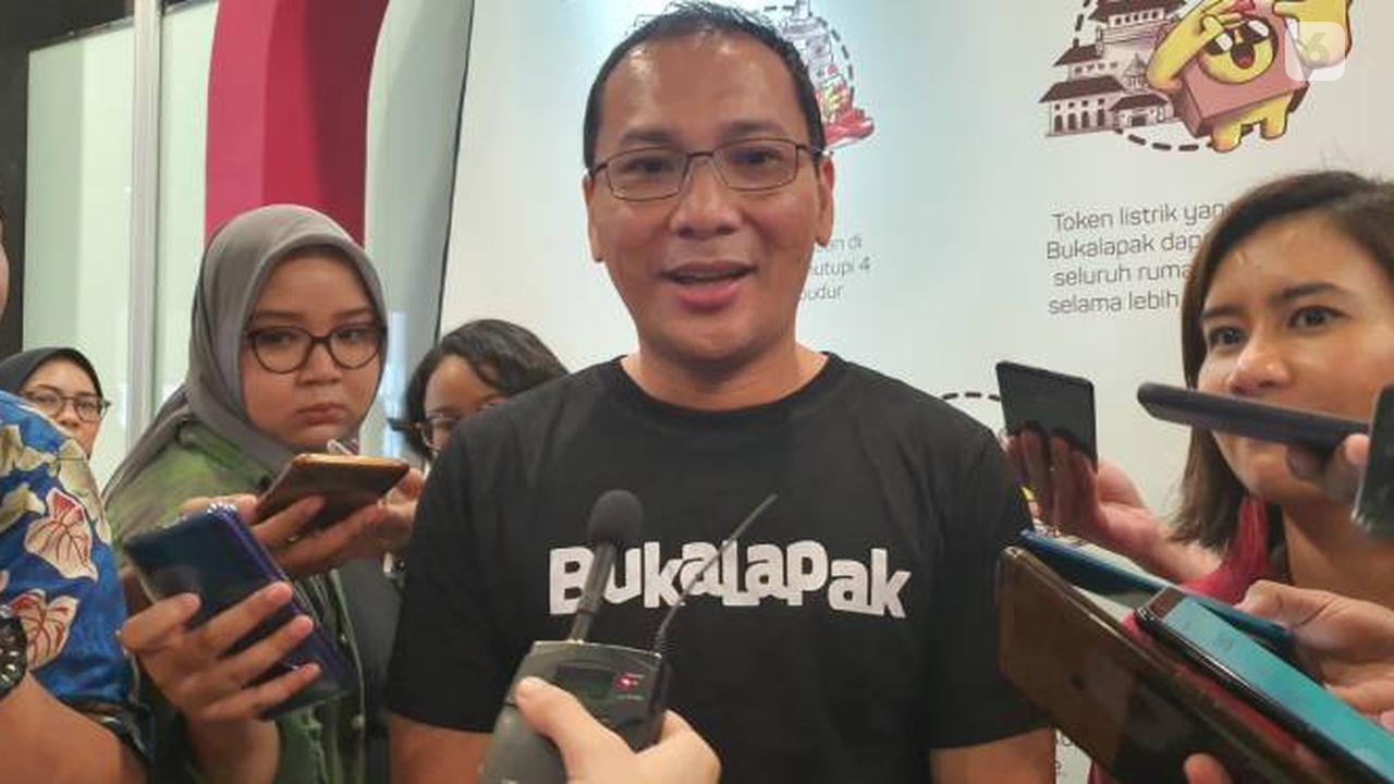 CEO Bukalapak Rachmat Kaimuddin saat diwawancarai media usai Perayaan 10 Tahun Bukalapak. (Liputan6.com/ Agustin Setyo W)