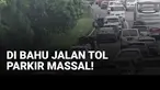 Penerapan sistem one way di tol Cipali sementara dihentikan. Langkah ini memicu penumpukan dan kemacetaan ribuan kendaraan di ruas tol.