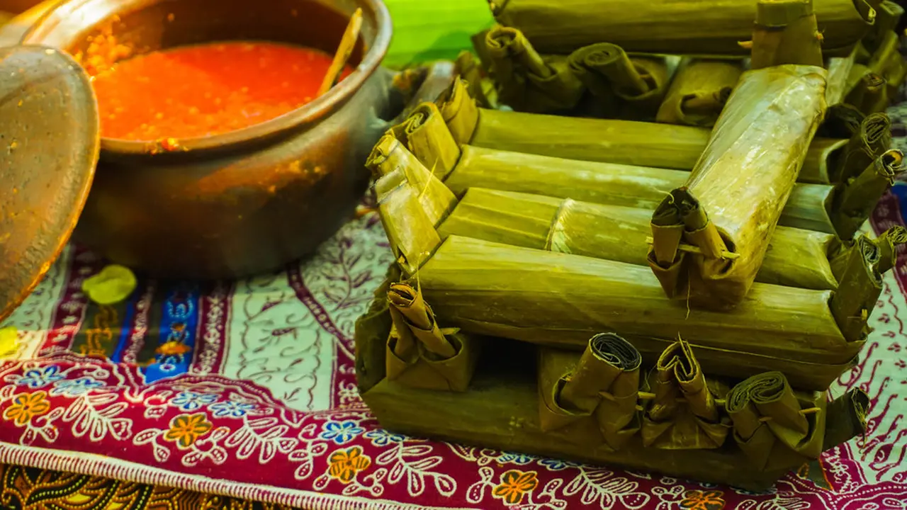 Trik Membuat Lontong Lebaran Tahan Lama, Biar Nggak Gampang Berair dan Basi!