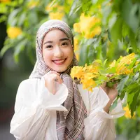 ilustrasi perempuan hijab/nokkaew/Shutterstock