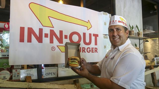 Bikin Melongo Gaji Manajer Restoran Burger Ini Capai Rp 2 2 M Citizen6 Liputan6 Com