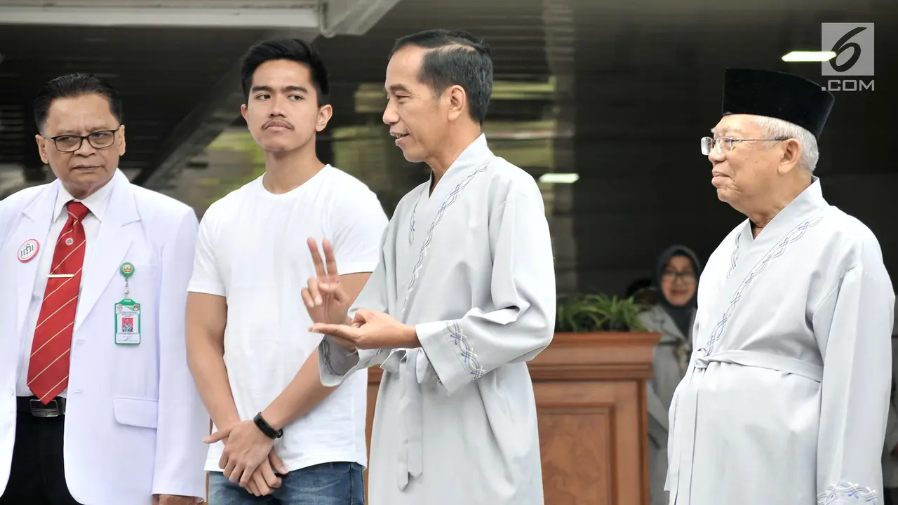 Tes Kesehatan, Jokowi - Ma'ruf Amin Tebar Senyum