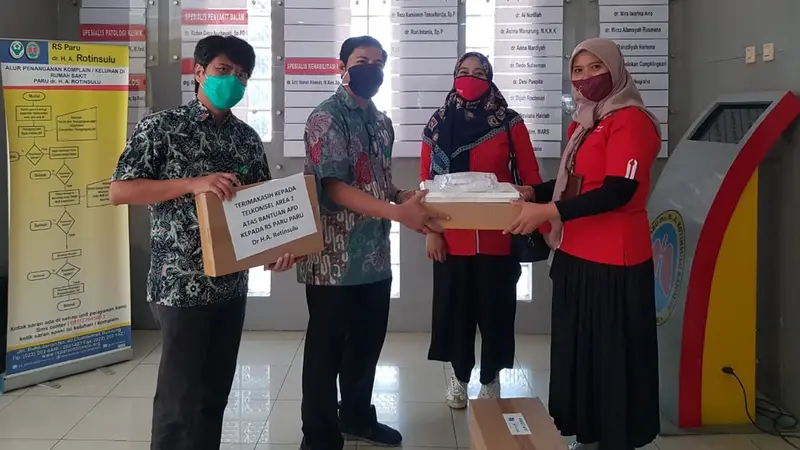 Telkomsel dan Startup Lulusan The NextDev Gandeng Penjahit Lokal Produksi Masker dan APD