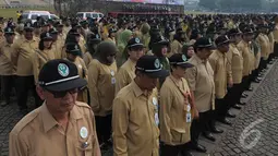 Sebanyak lebih kurang 4000 orang mengikuti Upacara Hari Kesehatan Nasional ke-50 di Lapangan Silang Monas, Jakarta, Rabu (12/11/14) (Liputan6.com/Herman Zakharia)